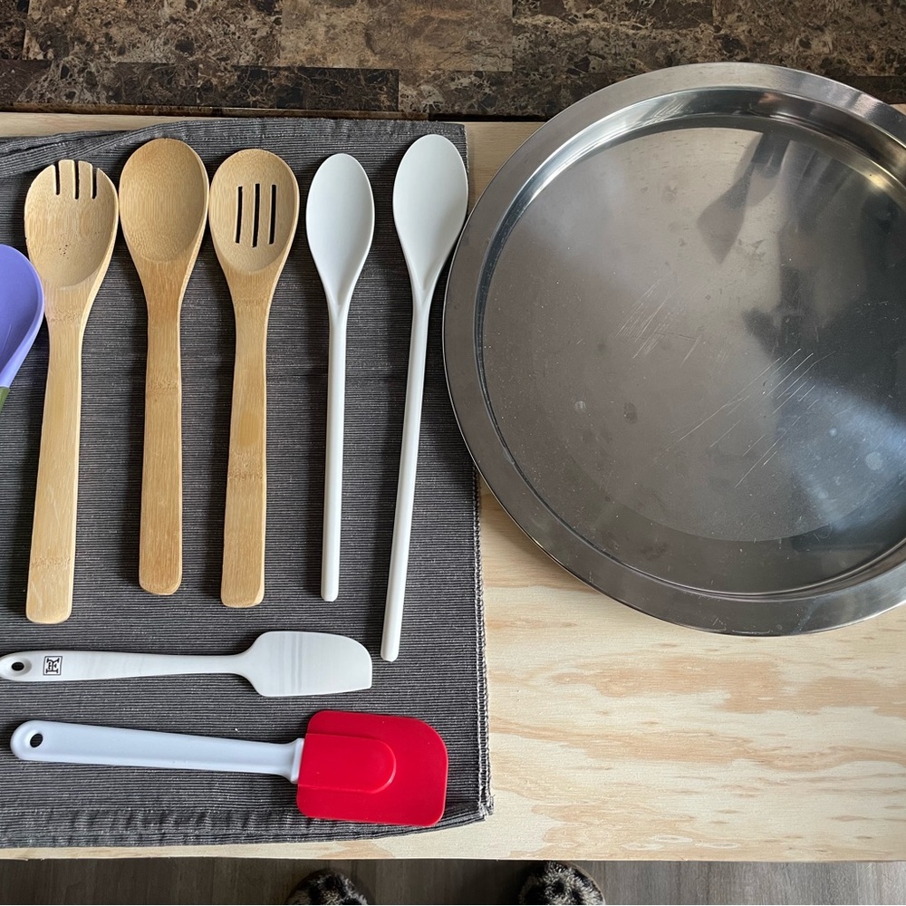 Bundle of Kitchen Utensils